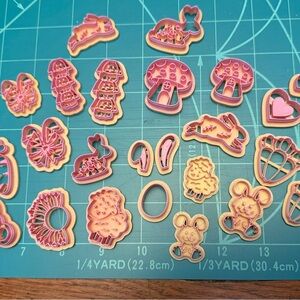 Easter Sprint time 21 piece polymer clay cutter set! New!